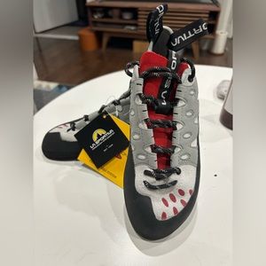 La Sportiva NWT Tarantulace Womens Sz 6.5 Climbing Bouldering Shoe Grey/Hibiscus